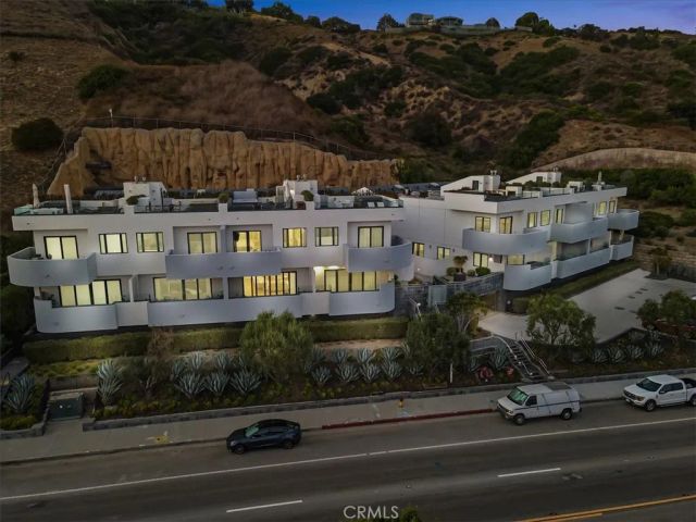 22065 Pacific Coast Hwy 3, Malibu, CA 90265