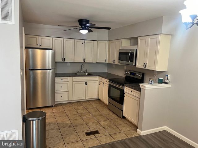 11 KENT PL, Sewell, NJ 08080