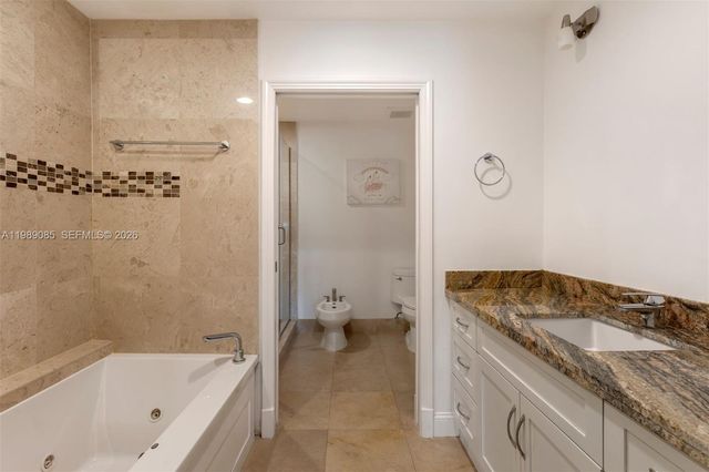 1566 NE Quayside Ter D14, Miami, FL 33138
