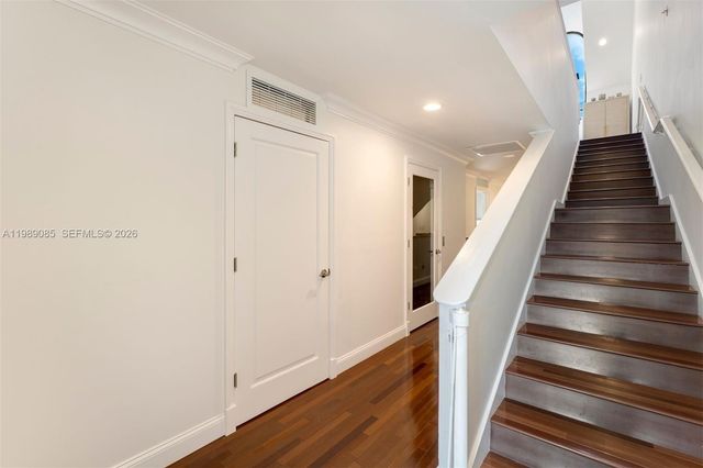 1566 NE Quayside Ter D14, Miami, FL 33138