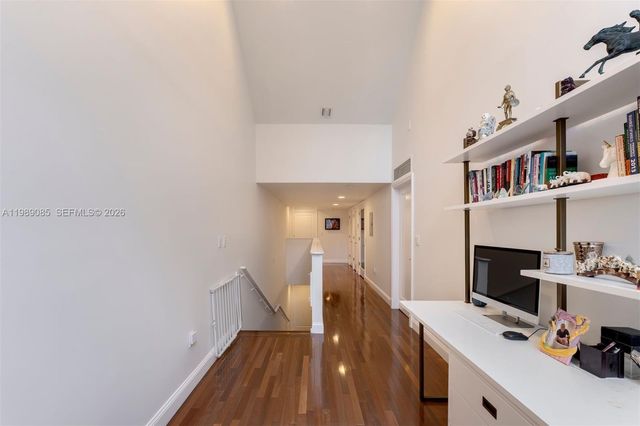 1566 NE Quayside Ter D14, Miami, FL 33138