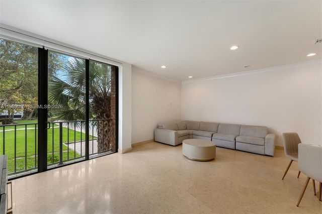 1566 NE Quayside Ter D14, Miami, FL 33138