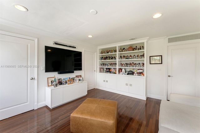 1566 NE Quayside Ter D14, Miami, FL 33138