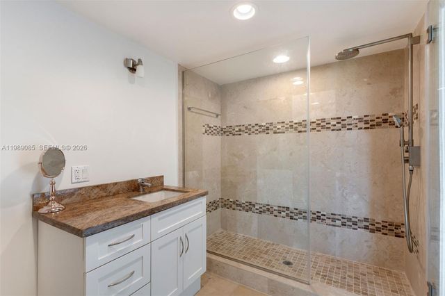 1566 NE Quayside Ter D14, Miami, FL 33138