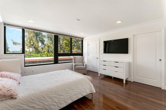 1566 NE Quayside Ter D14, Miami, FL 33138