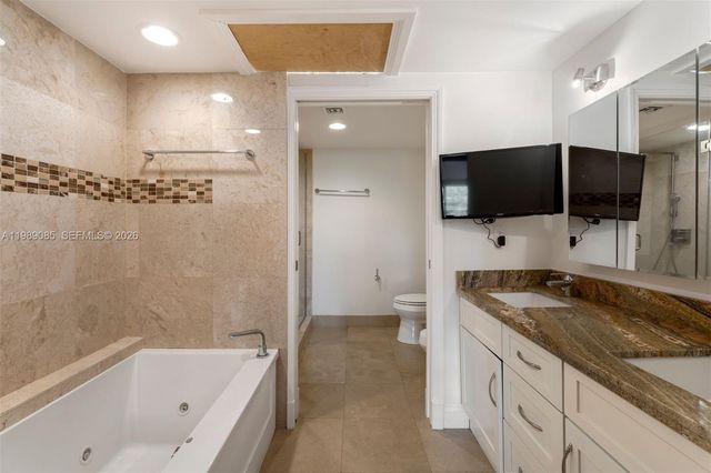 1566 NE Quayside Ter D14, Miami, FL 33138