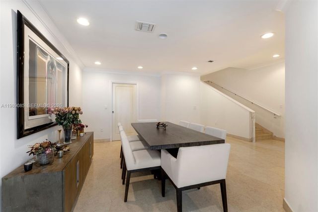 1566 NE Quayside Ter D14, Miami, FL 33138