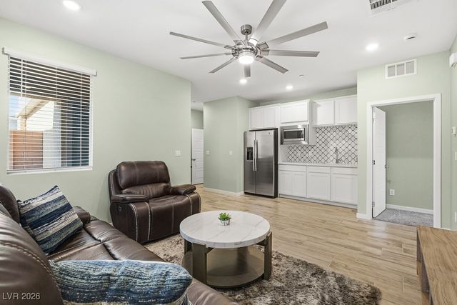 194 Viento Ridge Street, Henderson, NV 89012