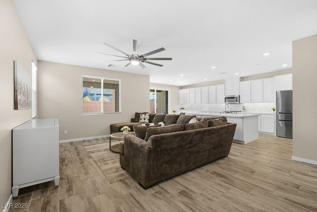 194 Viento Ridge Street, Henderson, NV 89012