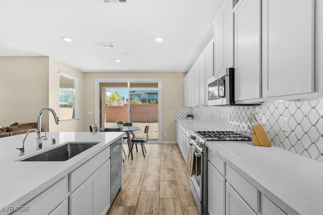 194 Viento Ridge Street, Henderson, NV 89012