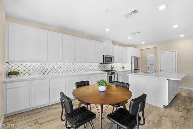 194 Viento Ridge Street, Henderson, NV 89012