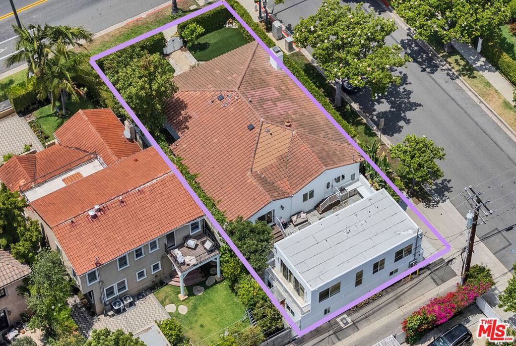 Image 46 of property listing at 256 N Doheny Drive, Beverly Hills, CA 90211