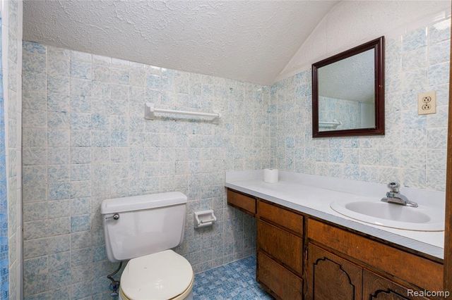 20514 Lochmoor Street, Harper Woods, MI 48225