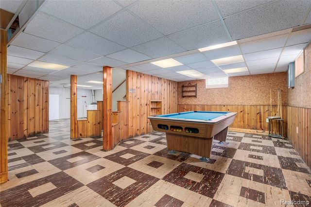 20514 Lochmoor Street, Harper Woods, MI 48225