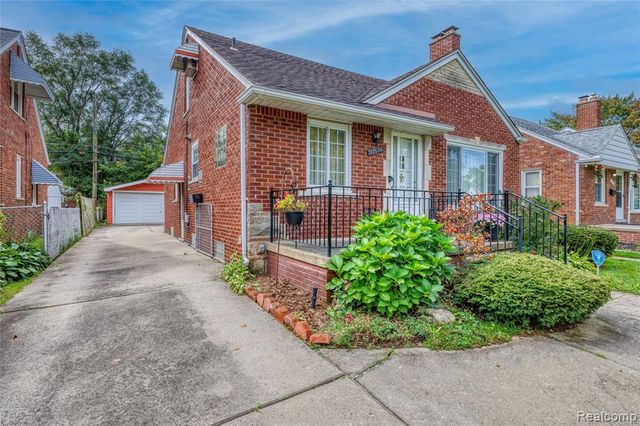 20514 Lochmoor Street, Harper Woods, MI 48225