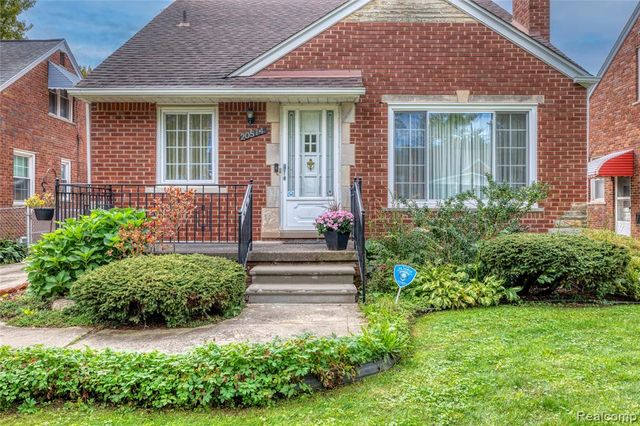 20514 Lochmoor Street, Harper Woods, MI 48225