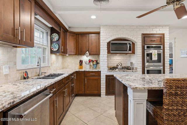 125 Poinciana Drive, Jackson, MS 39211