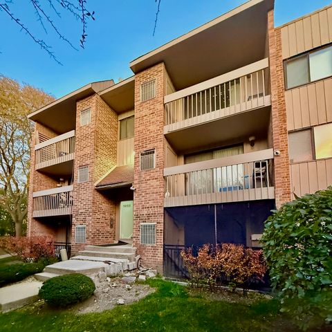 1498 E Ports O'Call Drive 2S, Palatine, IL 60067