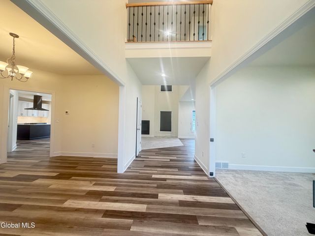13 Edenfield Street, Colonie, NY 12211