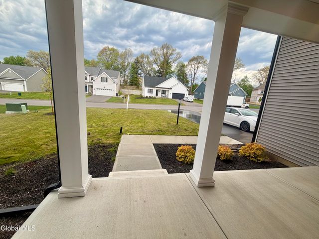 13 Edenfield Street, Colonie, NY 12211