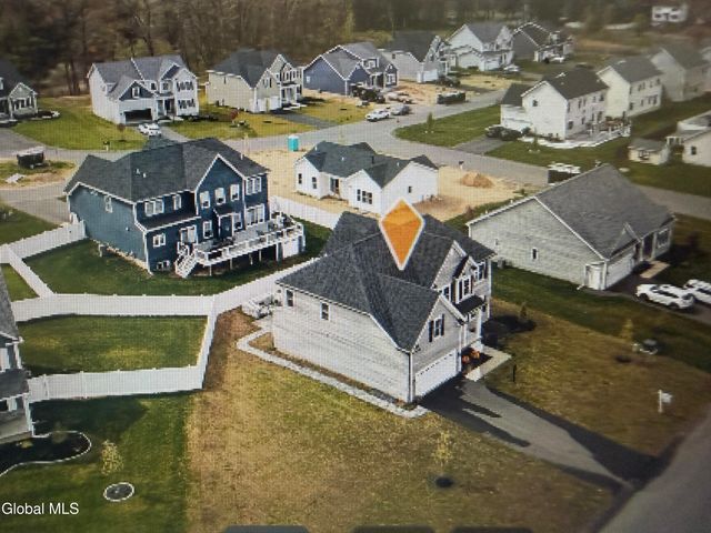 13 Edenfield Street, Colonie, NY 12211
