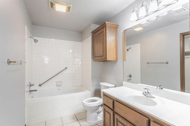 2455 Manchester Drive 37, Oklahoma City, OK 73120