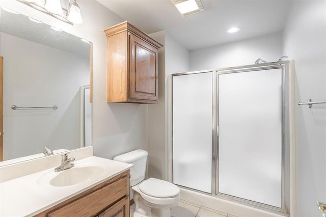 2455 Manchester Drive 37, Oklahoma City, OK 73120