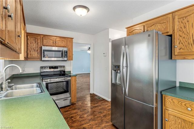 514 Beckenhill Drive, Julian, NC 27283