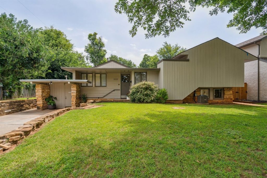 1111 S Lahoma Avenue, Norman, OK 73072