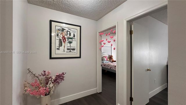18921 W Oakmont Drive, Hialeah, FL 33015