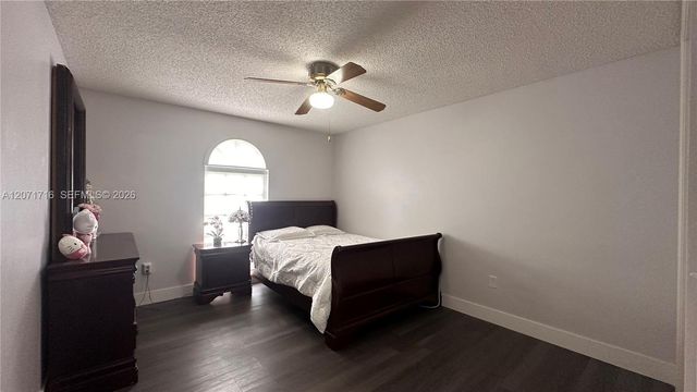 18921 W Oakmont Drive, Hialeah, FL 33015