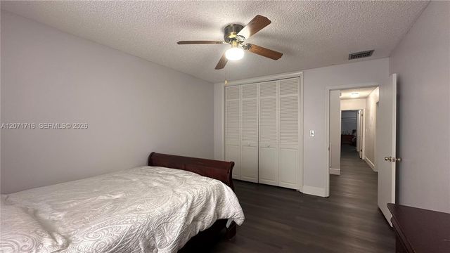 18921 W Oakmont Drive, Hialeah, FL 33015