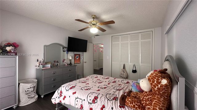 18921 W Oakmont Drive, Hialeah, FL 33015