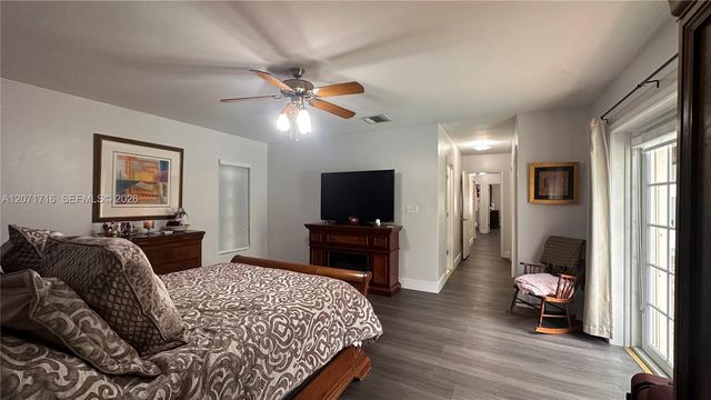 18921 W Oakmont Drive, Hialeah, FL 33015