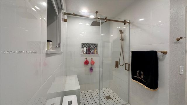 18921 W Oakmont Drive, Hialeah, FL 33015