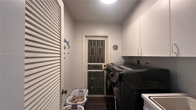 18921 W Oakmont Drive, Hialeah, FL 33015