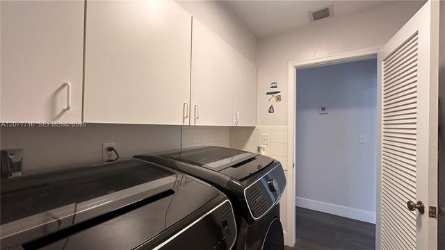 18921 W Oakmont Drive, Hialeah, FL 33015