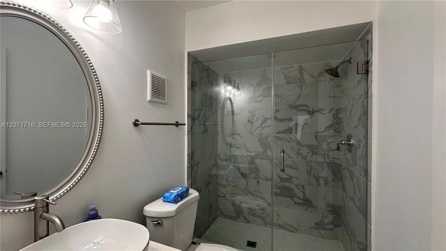18921 W Oakmont Drive, Hialeah, FL 33015