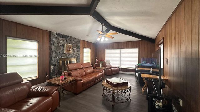 18921 W Oakmont Drive, Hialeah, FL 33015