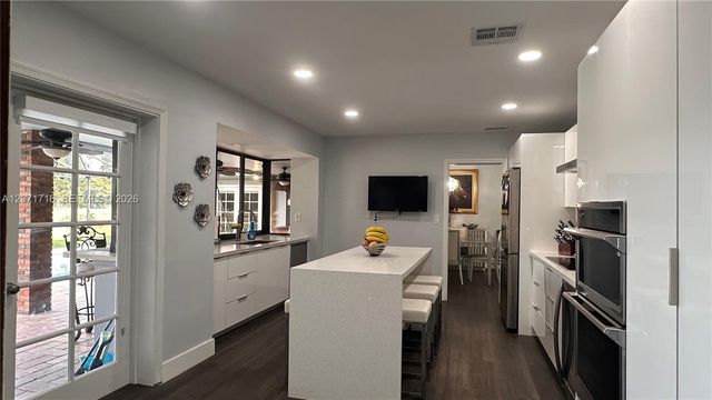 18921 W Oakmont Drive, Hialeah, FL 33015