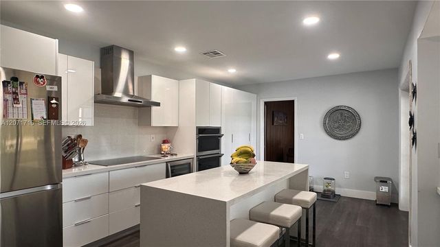 18921 W Oakmont Drive, Hialeah, FL 33015