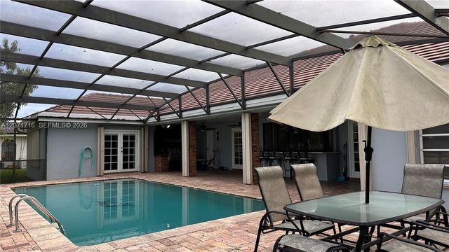 18921 W Oakmont Drive, Hialeah, FL 33015