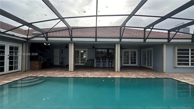 18921 W Oakmont Drive, Hialeah, FL 33015