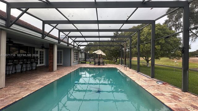 18921 W Oakmont Drive, Hialeah, FL 33015