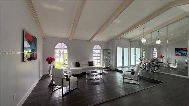 18921 W Oakmont Drive, Hialeah, FL 33015