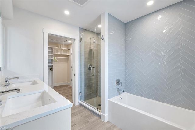 1322 Chesapeake AVE C3, Naples, FL 34102