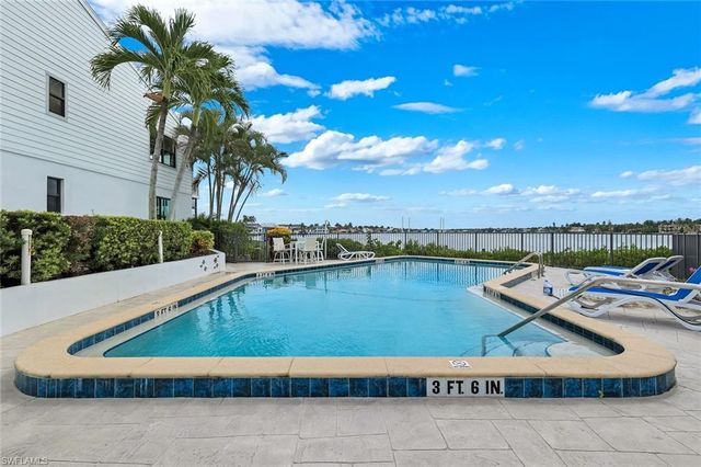 1322 Chesapeake AVE C3, Naples, FL 34102