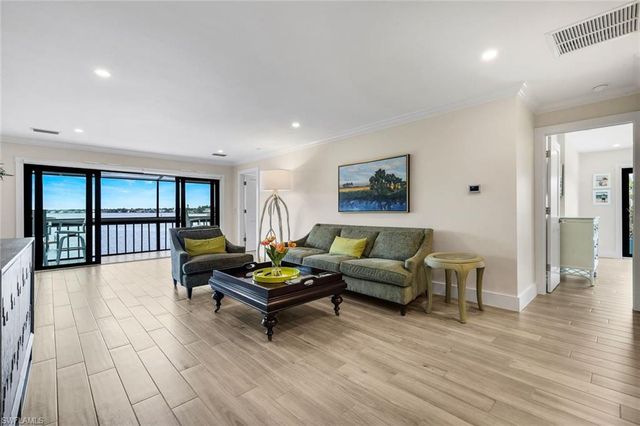 1322 Chesapeake AVE C3, Naples, FL 34102