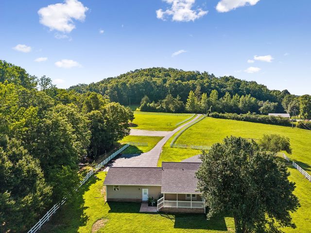 1513 Centerville Hwy, Hohenwald, TN 38462