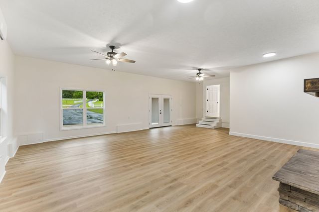 1513 Centerville Hwy, Hohenwald, TN 38462